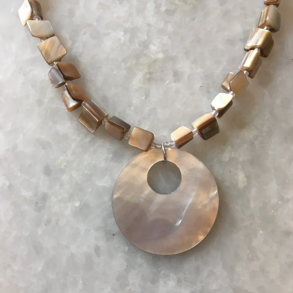Elegant Beige Etched shell and beaded necklace and Shell anklet/bracelet 🐚🪸🌞🌼 - Picture 6 of 15